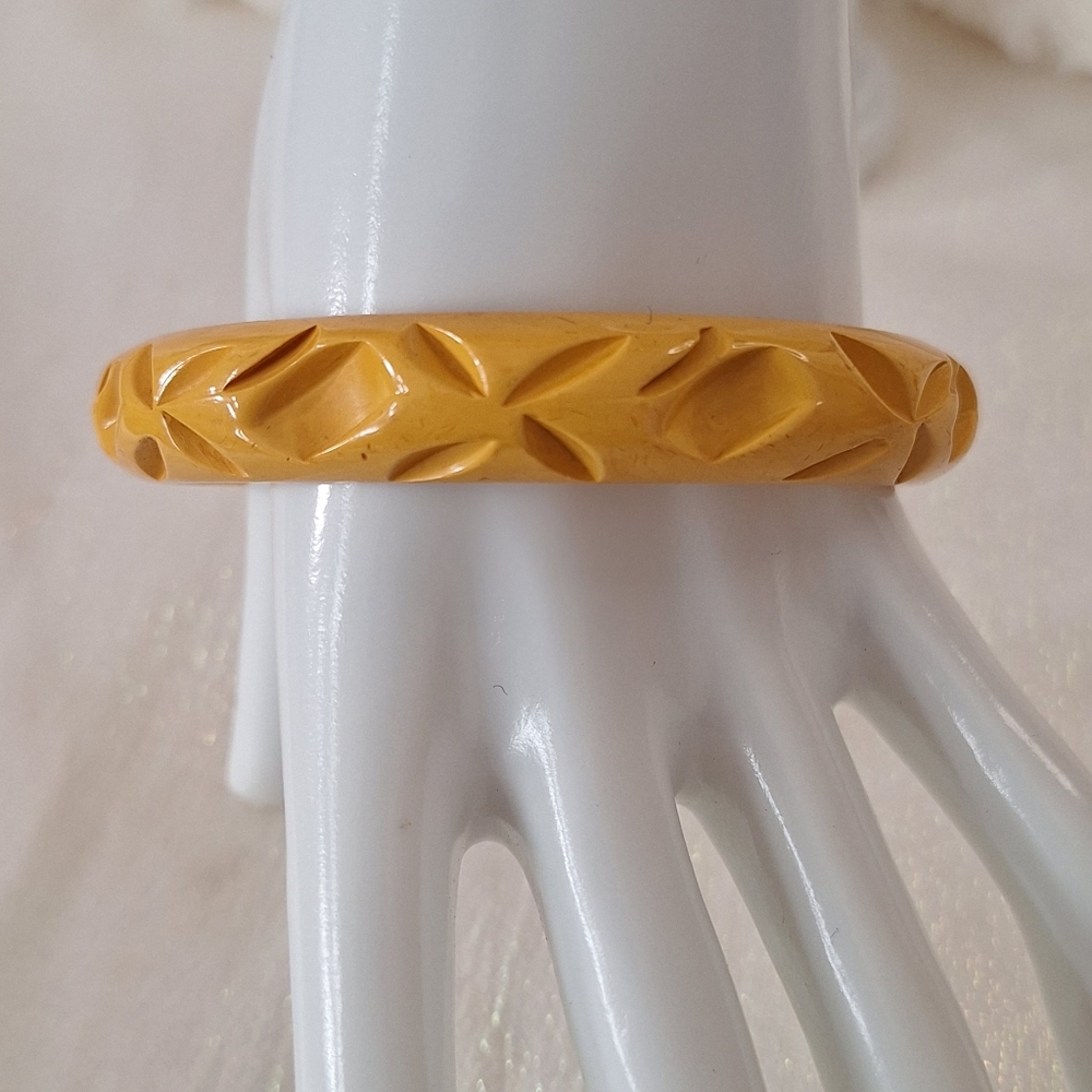 Butterscotch Orange Yellow Carved Floral Design Art Deco Bangle Bracelet